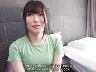 Japansk naken fristende unge dame kommer til hotellet til faen og få henne fitte slikket - amatør naken avstøpning sofa jente